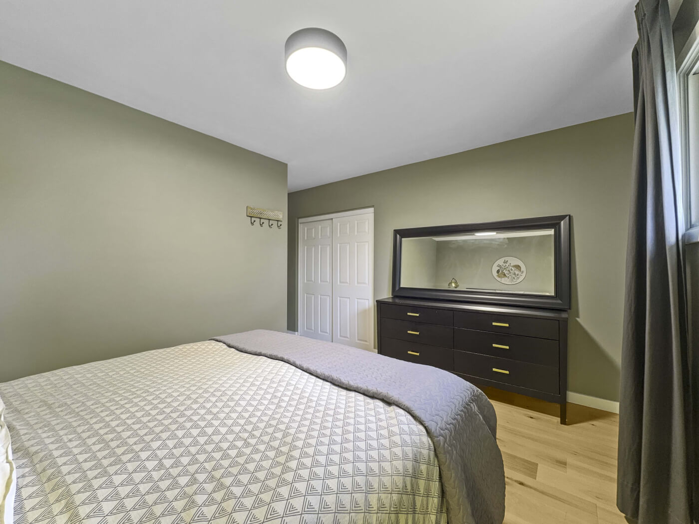 18 FRONTENAC Avenue-14 (1)