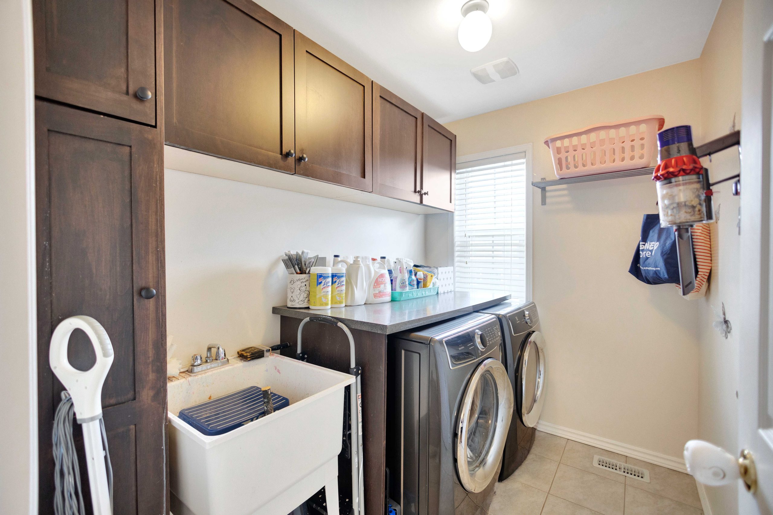 189 Hunter Way-30