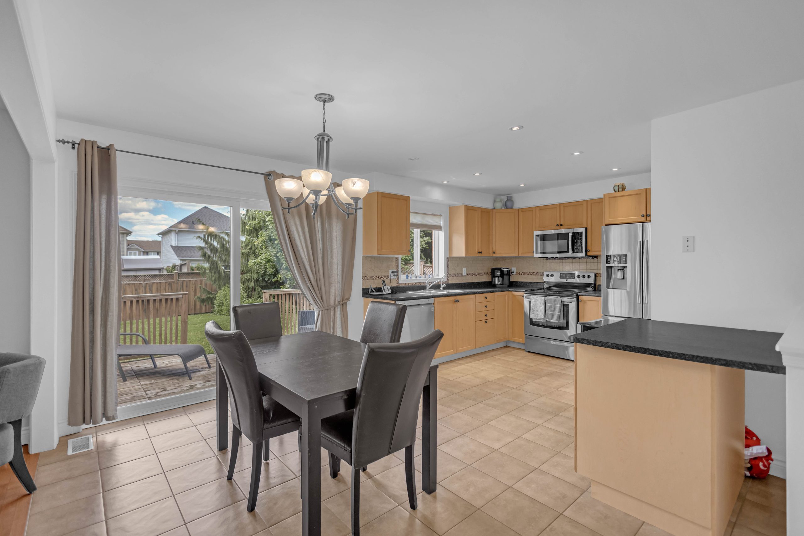 124 Blackburn Dr-12