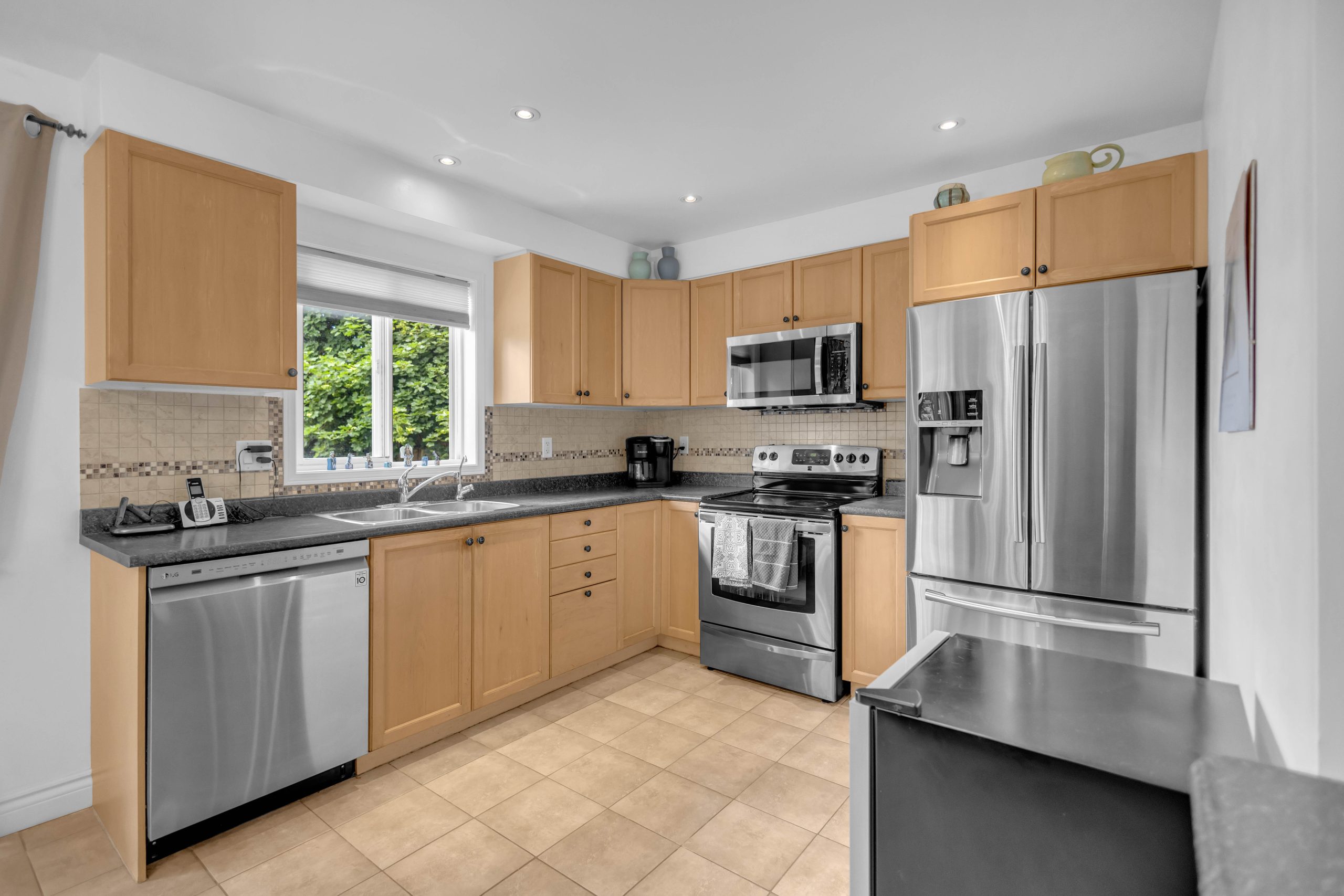 124 Blackburn Dr-15