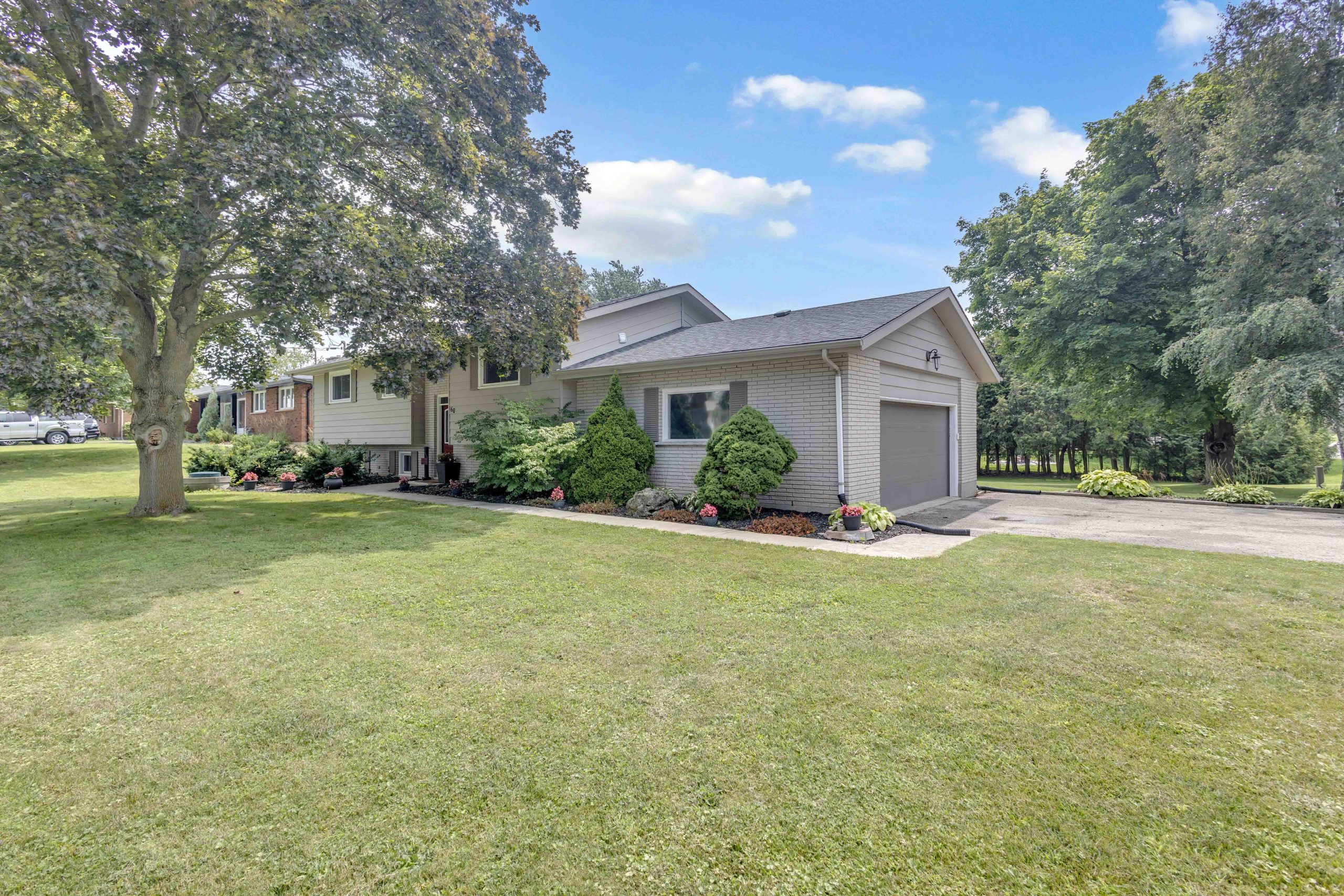 60 Brown Ave-2