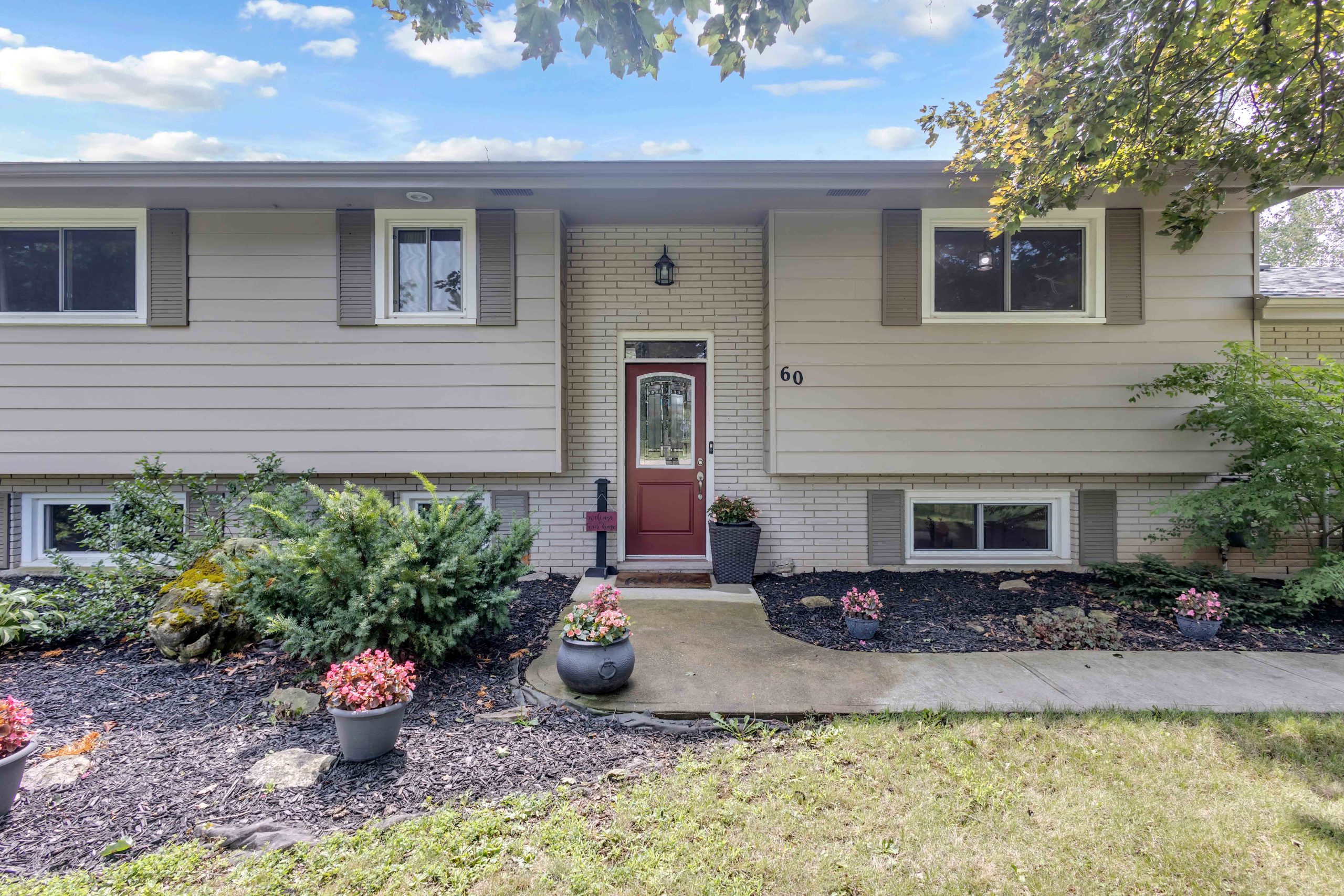 60 Brown Ave-4