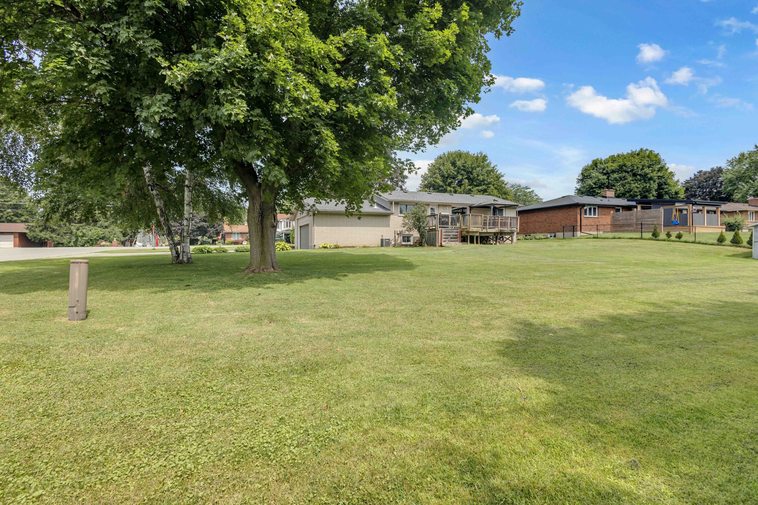60 Brown Ave-43