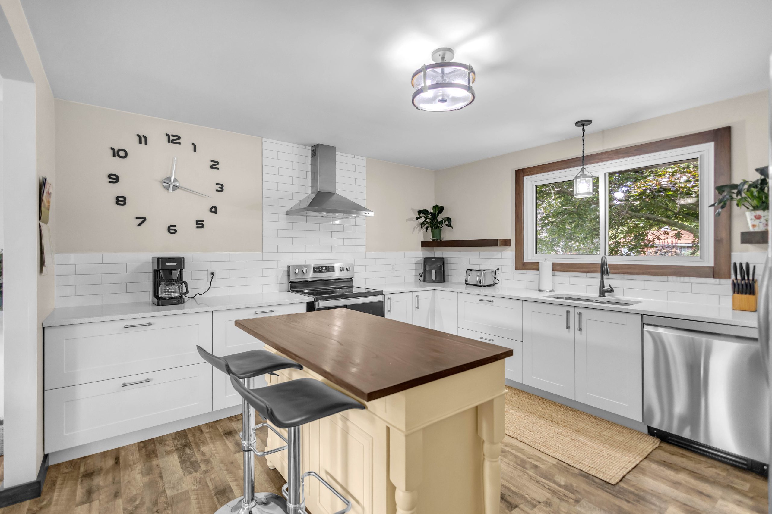 60 Brown Ave-7