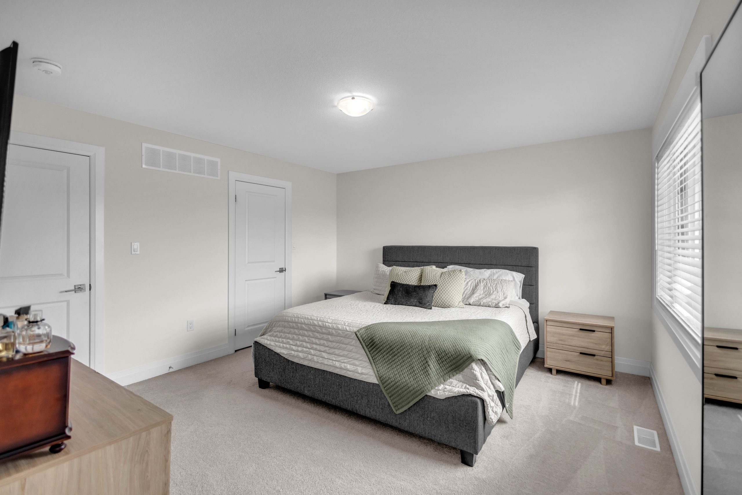 536 Grey St-19