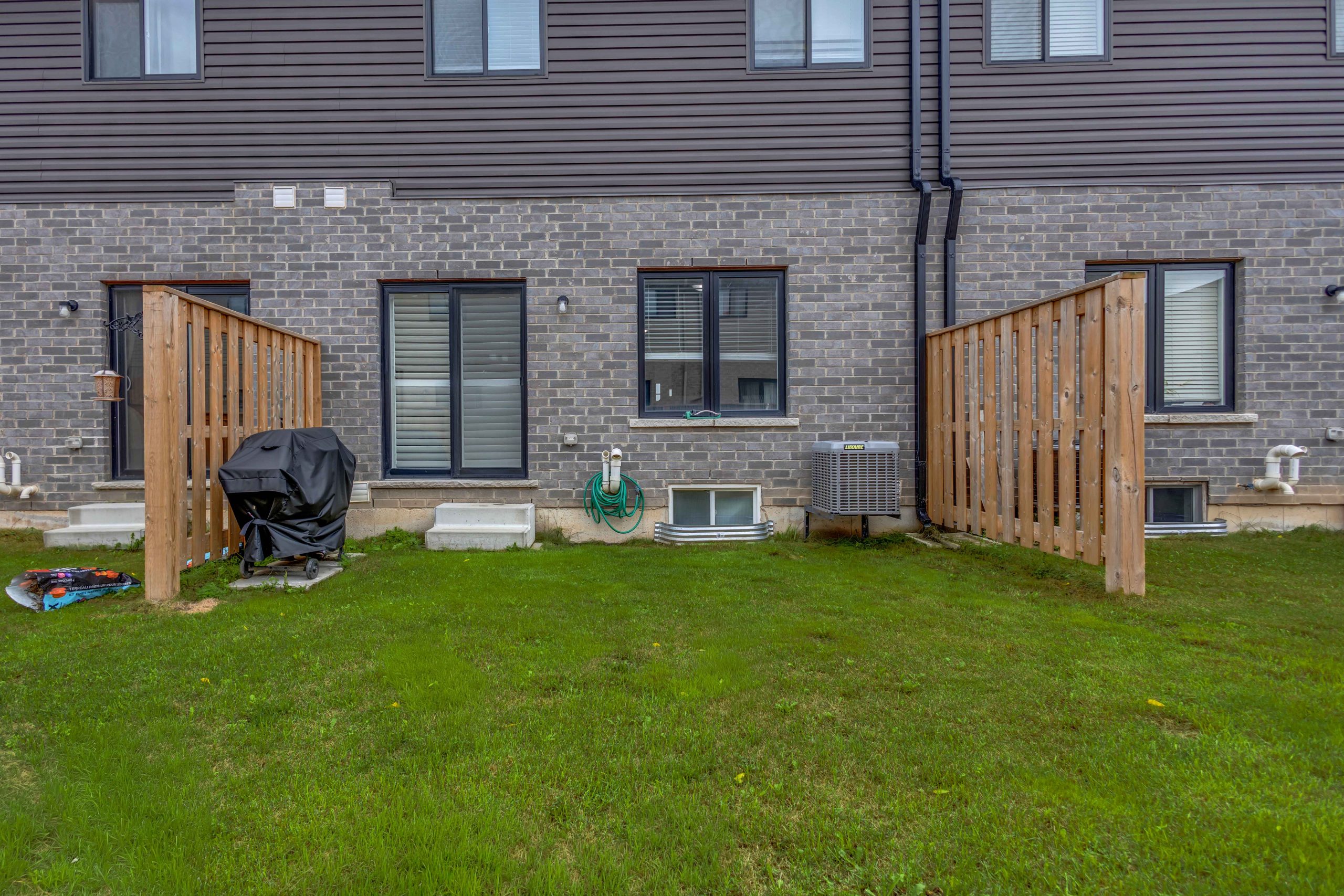 536 Grey St-6