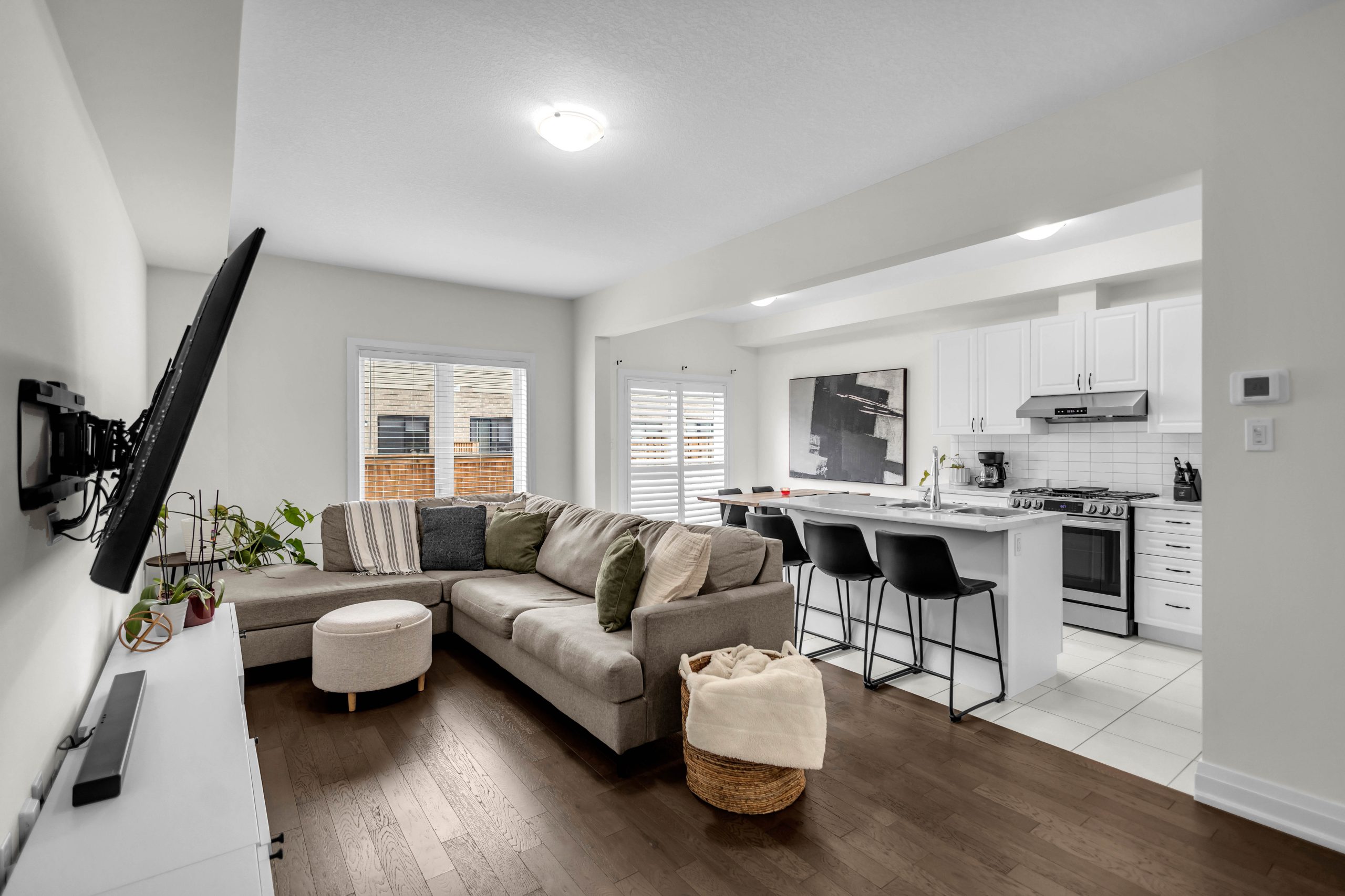 536 Grey St-8
