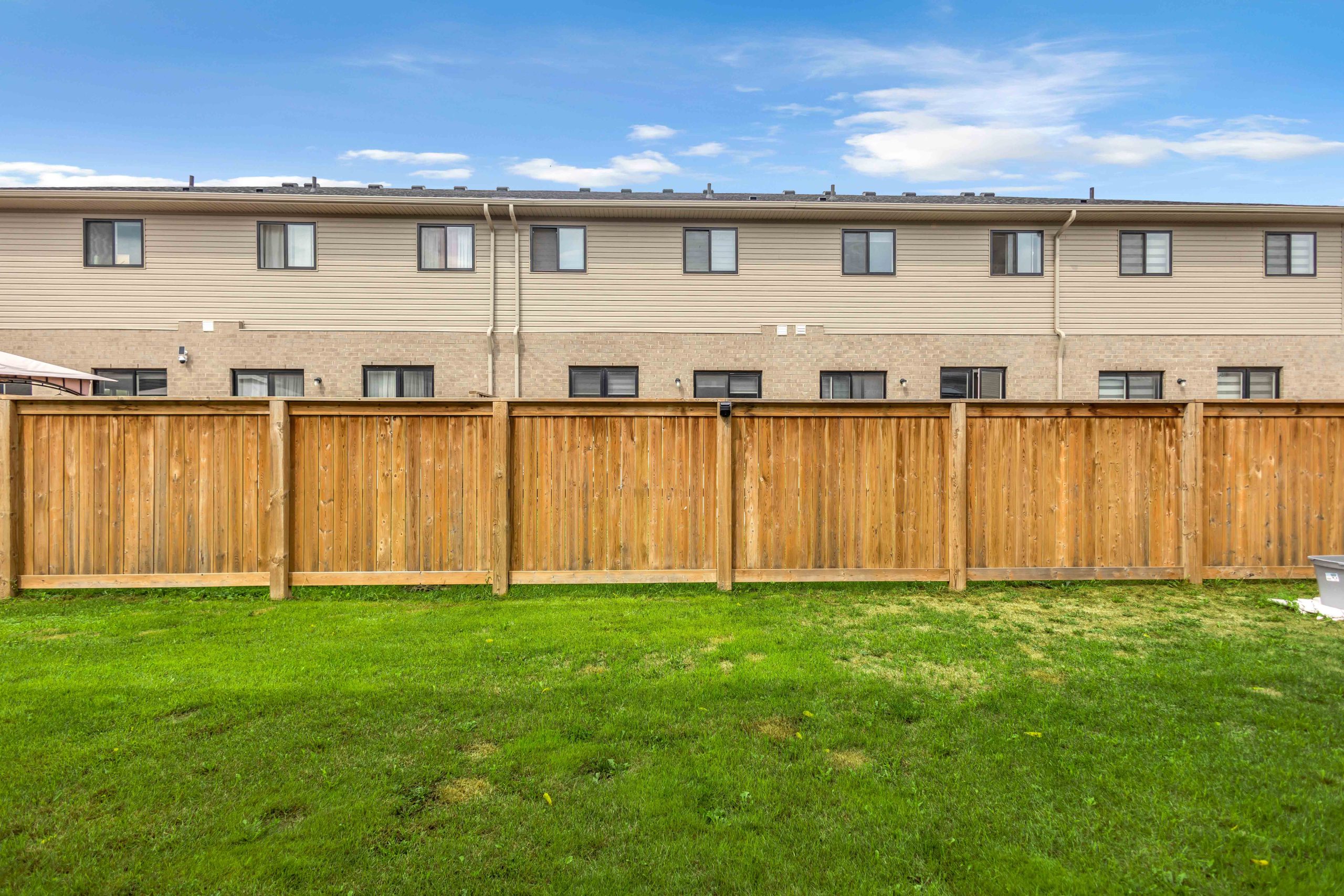 536 Grey St-8