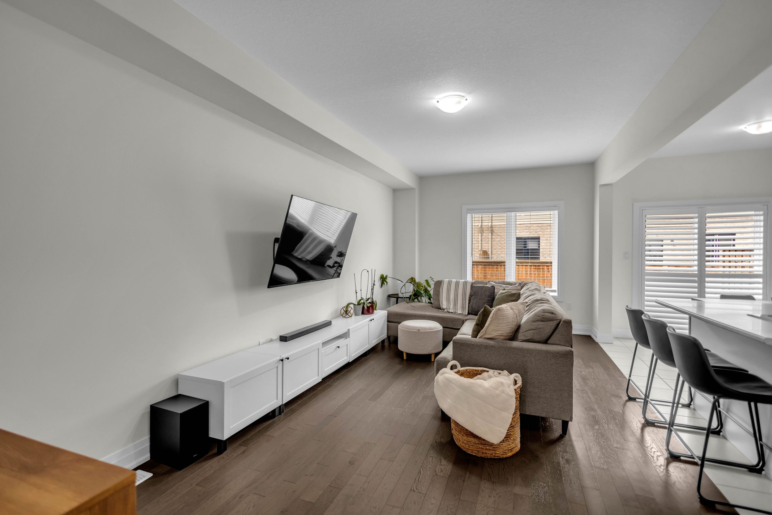 536 Grey St-9