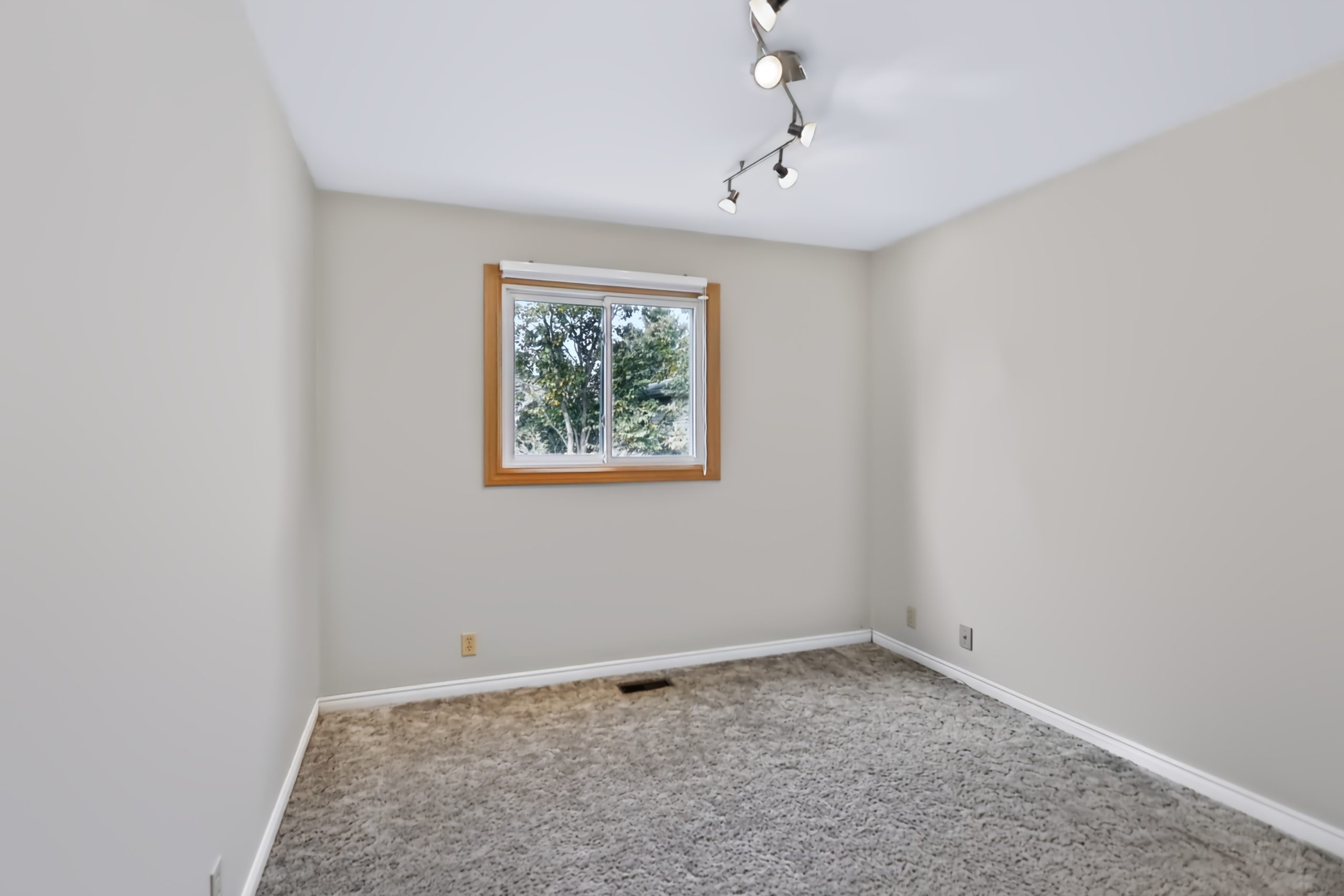 79 Hobart Cres-19